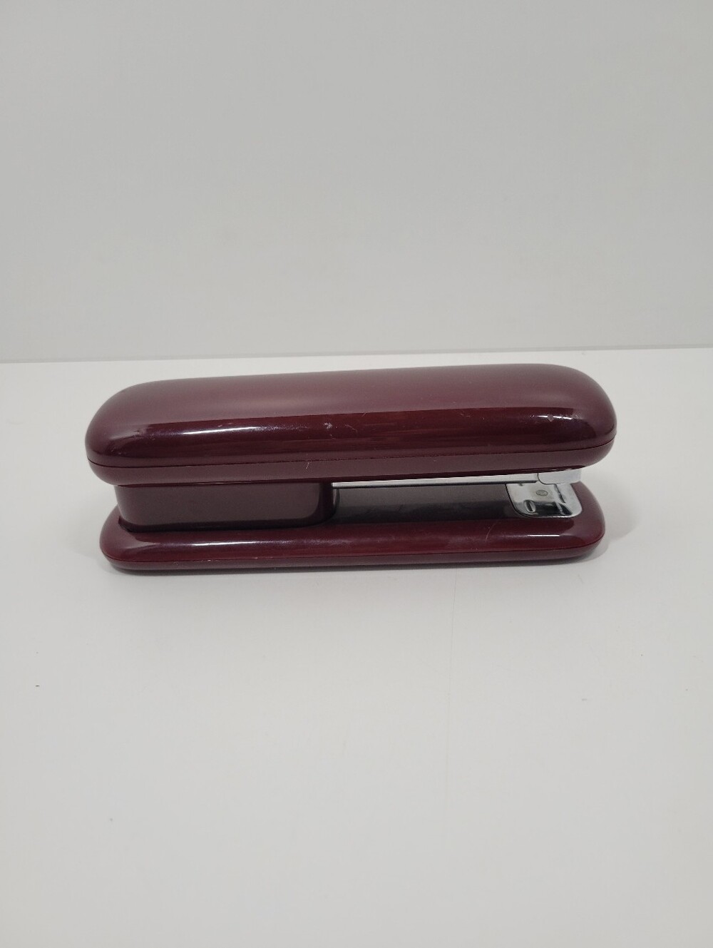 Vintage Eldon Office Products Maroon Burgundy Plastic Desktop Stapler
